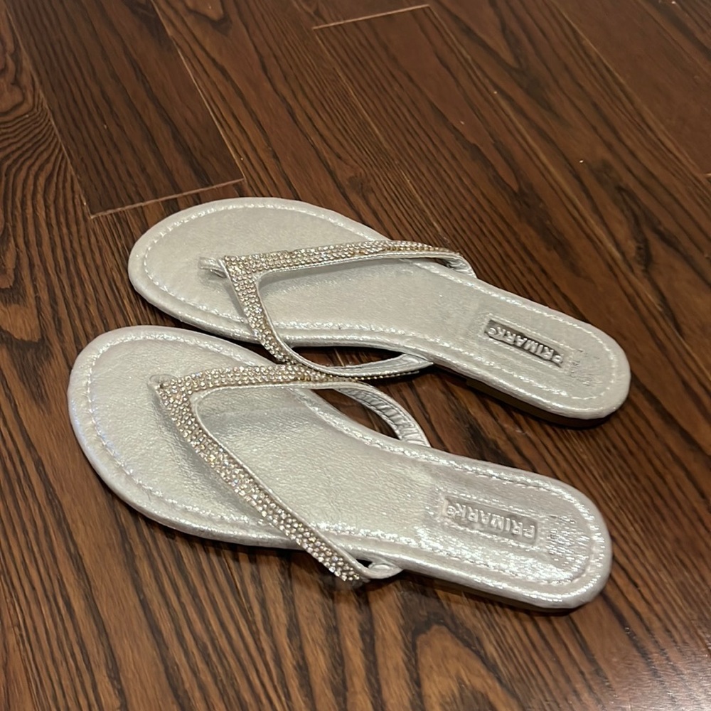 💥 Silver Primark sandals. Size 6 US. Perfect for any occasion! NEVER WORN.